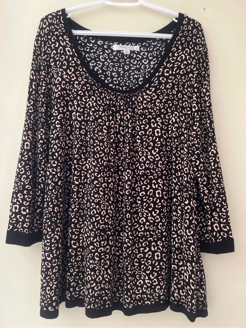 Ellen Tracy Black and Beige Leopard Scoop Neck Top